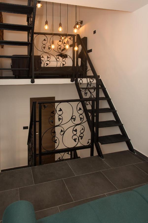 Amaizing Apartment Near Airport Kastel Stafilic Exterior photo