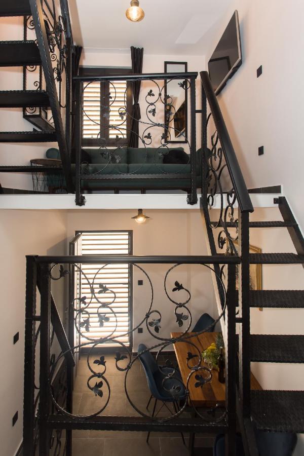 Amaizing Apartment Near Airport Kastel Stafilic Exterior photo