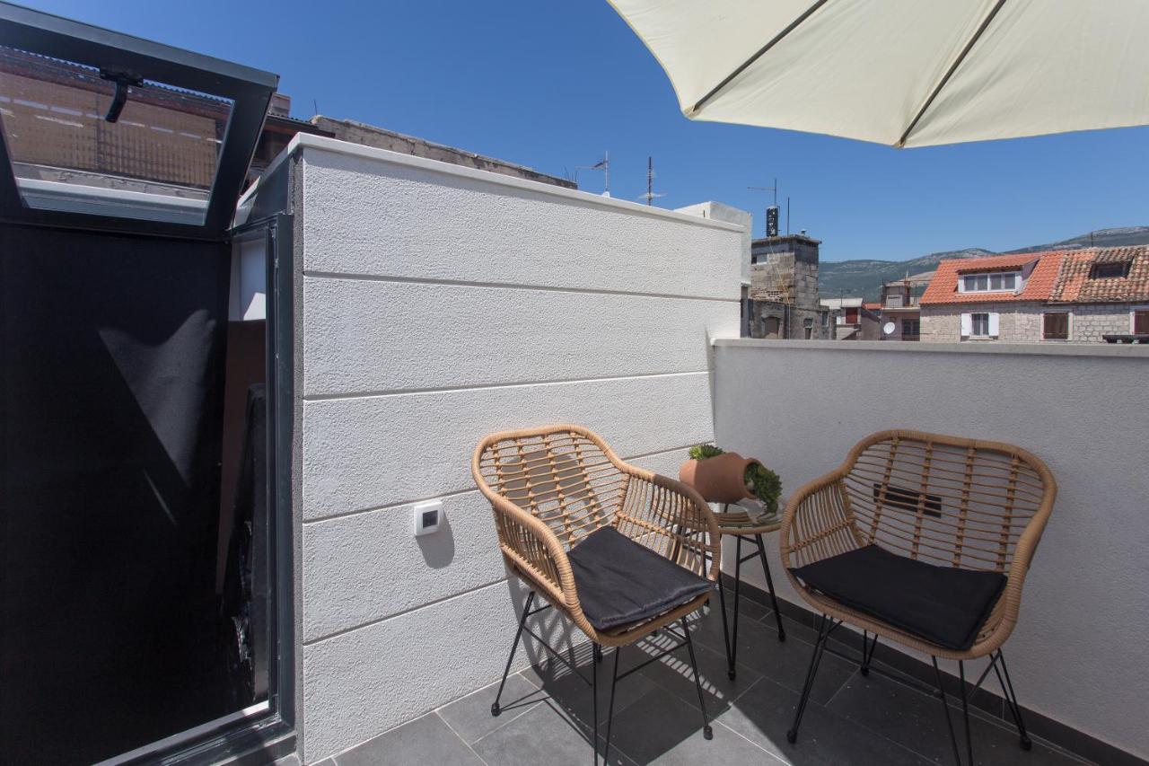 Amaizing Apartment Near Airport Kastel Stafilic Exterior photo
