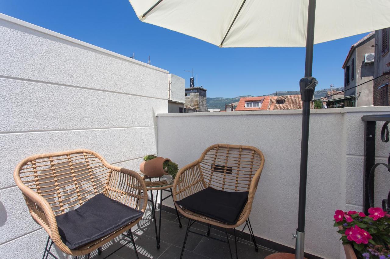 Amaizing Apartment Near Airport Kastel Stafilic Exterior photo