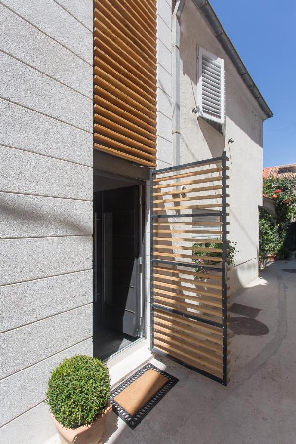 Amaizing Apartment Near Airport Kastel Stafilic Exterior photo