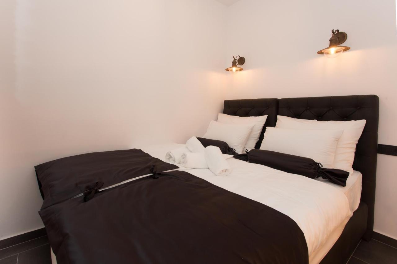 Amaizing Apartment Near Airport Kastel Stafilic Exterior photo