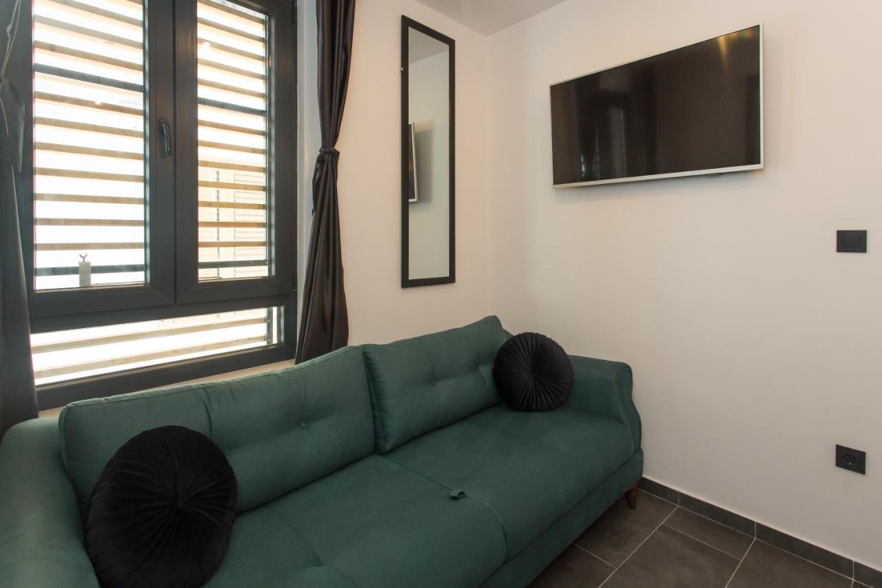 Amaizing Apartment Near Airport Kastel Stafilic Exterior photo